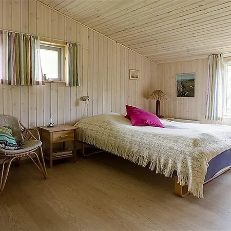 Two-bedroom Holiday In * Hals